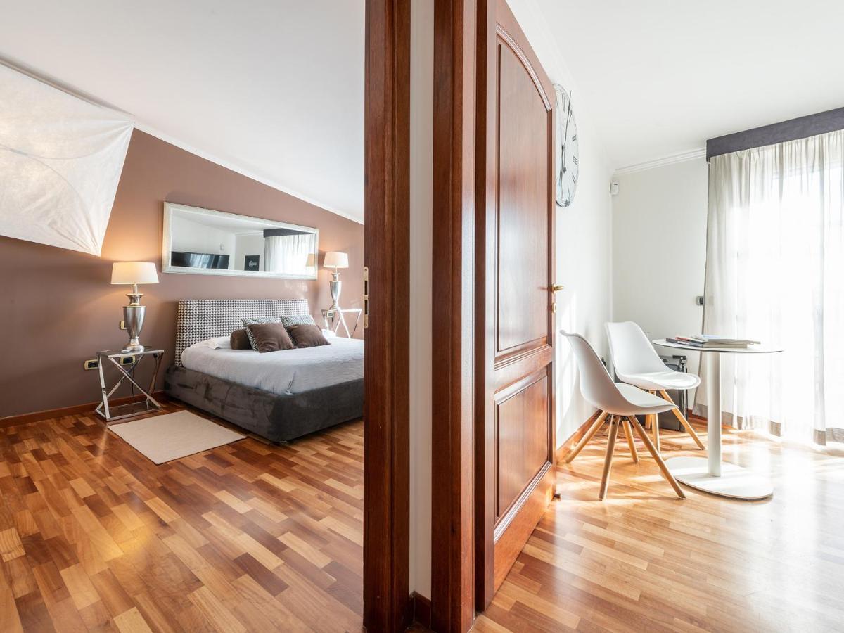 Relais La Lanterne Hotel Каляри Екстериор снимка