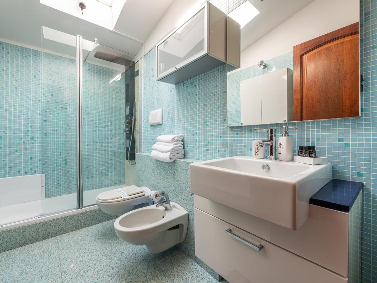 Relais La Lanterne Hotel Каляри Екстериор снимка