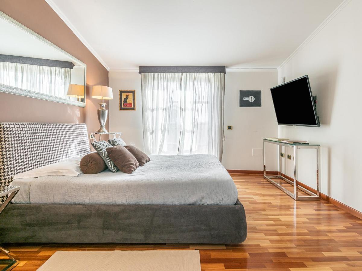 Relais La Lanterne Hotel Каляри Екстериор снимка