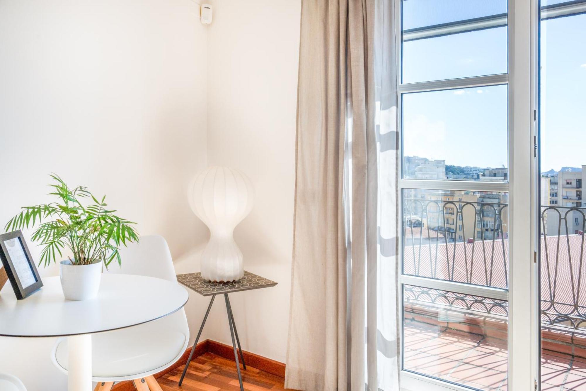 Relais La Lanterne Hotel Каляри Екстериор снимка