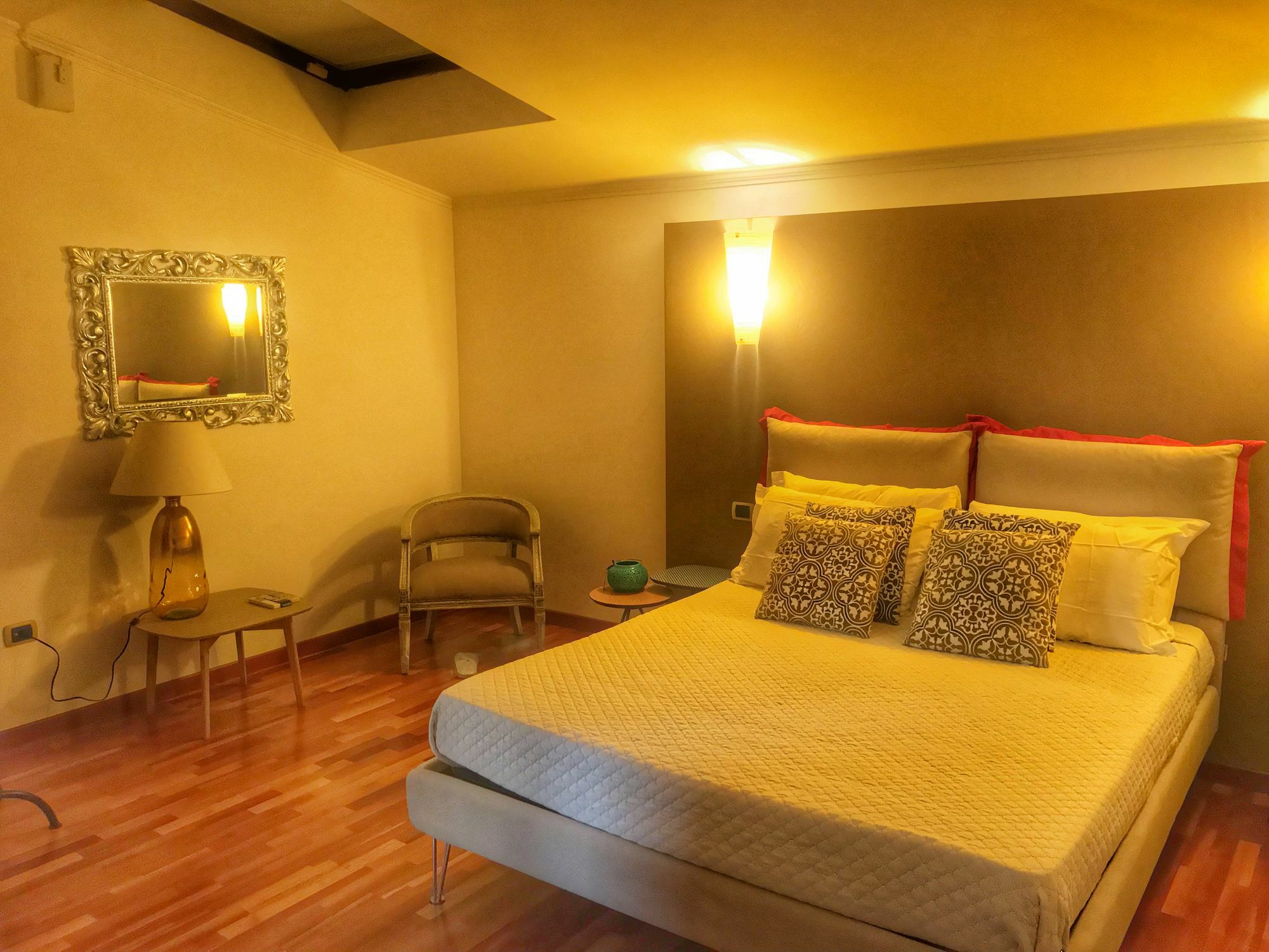 Relais La Lanterne Hotel Каляри Екстериор снимка